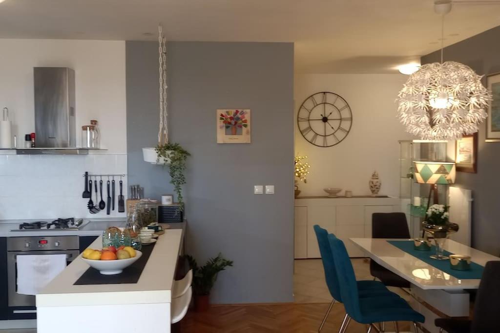Apartment Pupila Solin Exterior photo