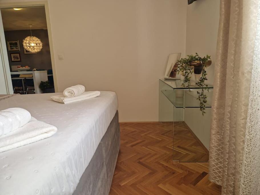 Apartment Pupila Solin Exterior photo